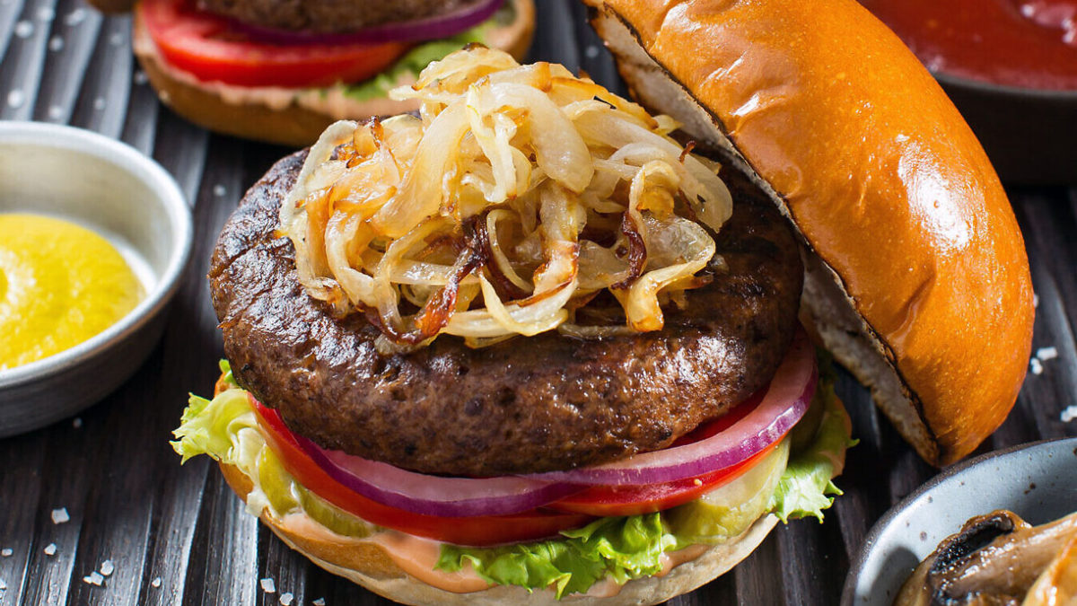 Una hamburguesa a base de plantas desarrollada por SavorEat (Cortesía)