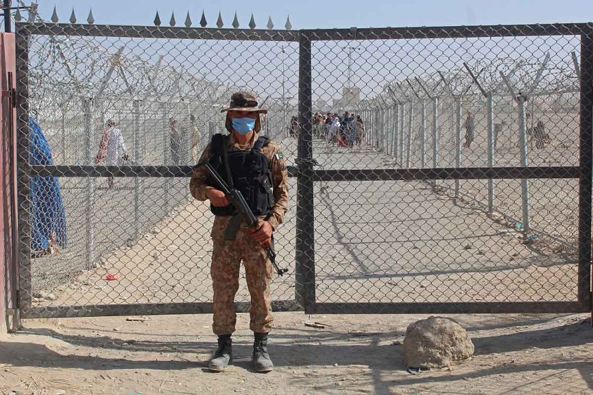 Afganistán: Decenas de refugiados que apoyan a los talibanes buscan volver a casa