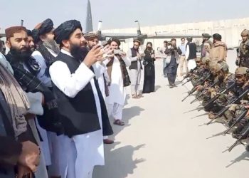 Talibanes celebran la salida de tropas estadounidenses de Afganistán