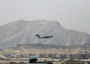 Funcionarios de EE. UU. "horrorizados" por abandono de los estadounidenses en Afganistán