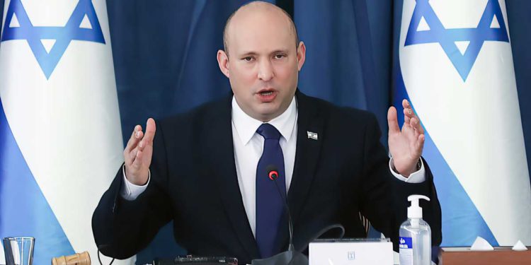 Bennett se reunirá con altos cargos en la lucha de última hora para abrir el curso escolar