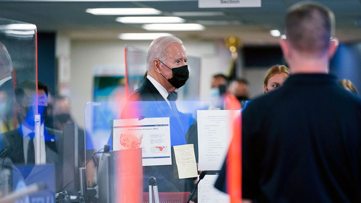 Biden se niega a responder a una pregunta sobre Afganistán y se marcha tras ofrecerse a responder a preguntas