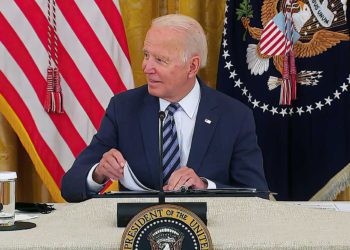 La Casa Blanca corta el micrófono cuando Biden se ríe de una pregunta sobre Afganistán