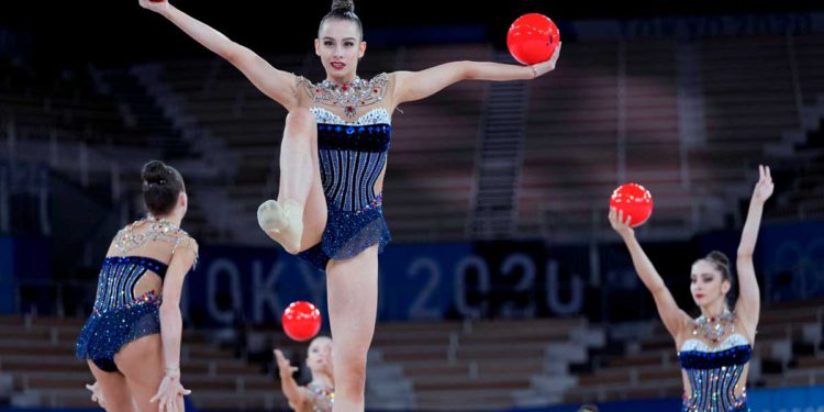 La dinastía rítmica de Rusia cae mientras Israel y Bulgaria consiguen medallas de oro
