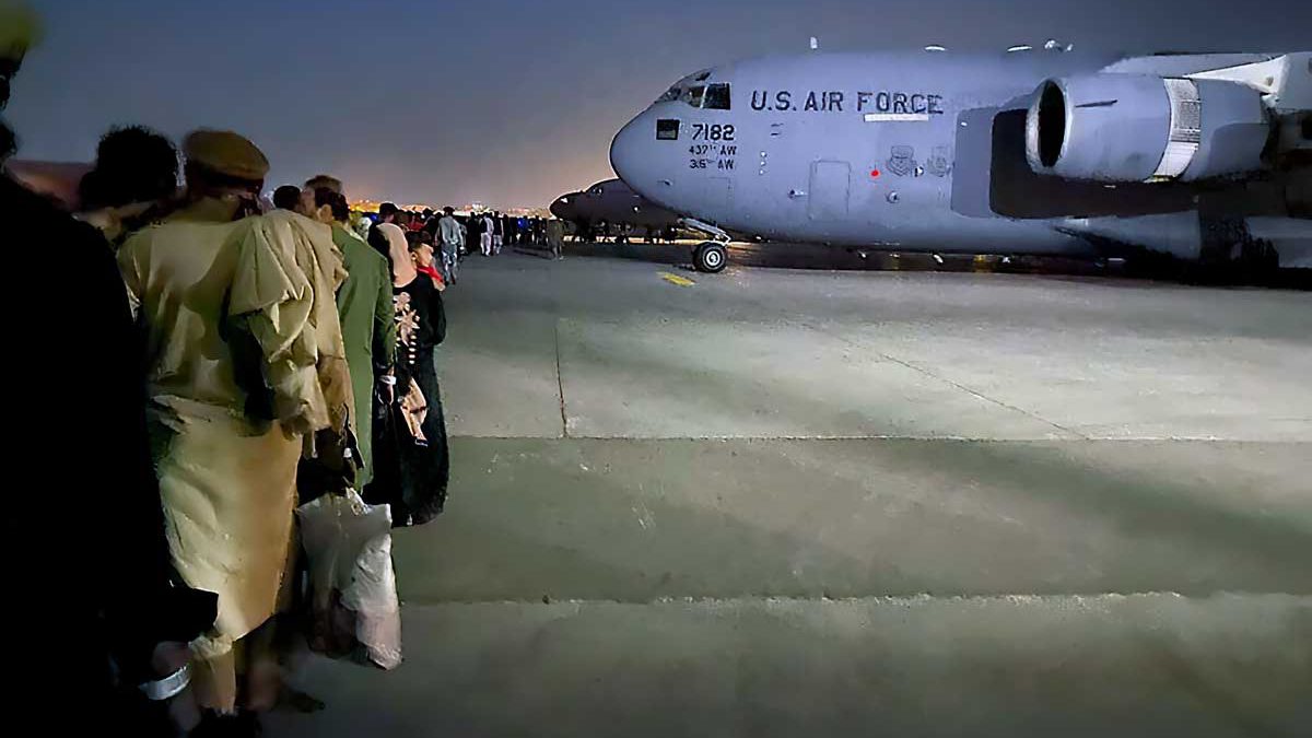 OTAN: Algunos aliados quieren más tiempo para completar las evacuaciones en Afganistán
