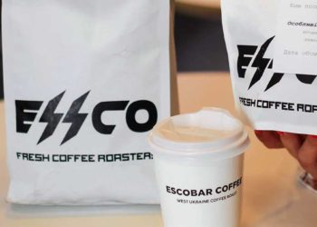 Propietarios de cafetería ucraniana en ex-sinagoga dicen que el logo de las SS es un "error de fuente"
