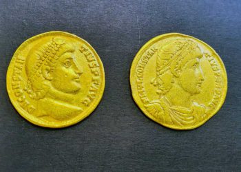 Hallan en Bnei Brak antiguas monedas de oro saqueadas de yacimientos arqueológicos