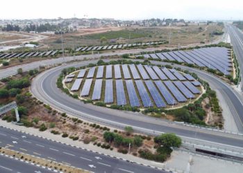 Israel saca a concurso la instalación de paneles solares en 3 intercambiadores