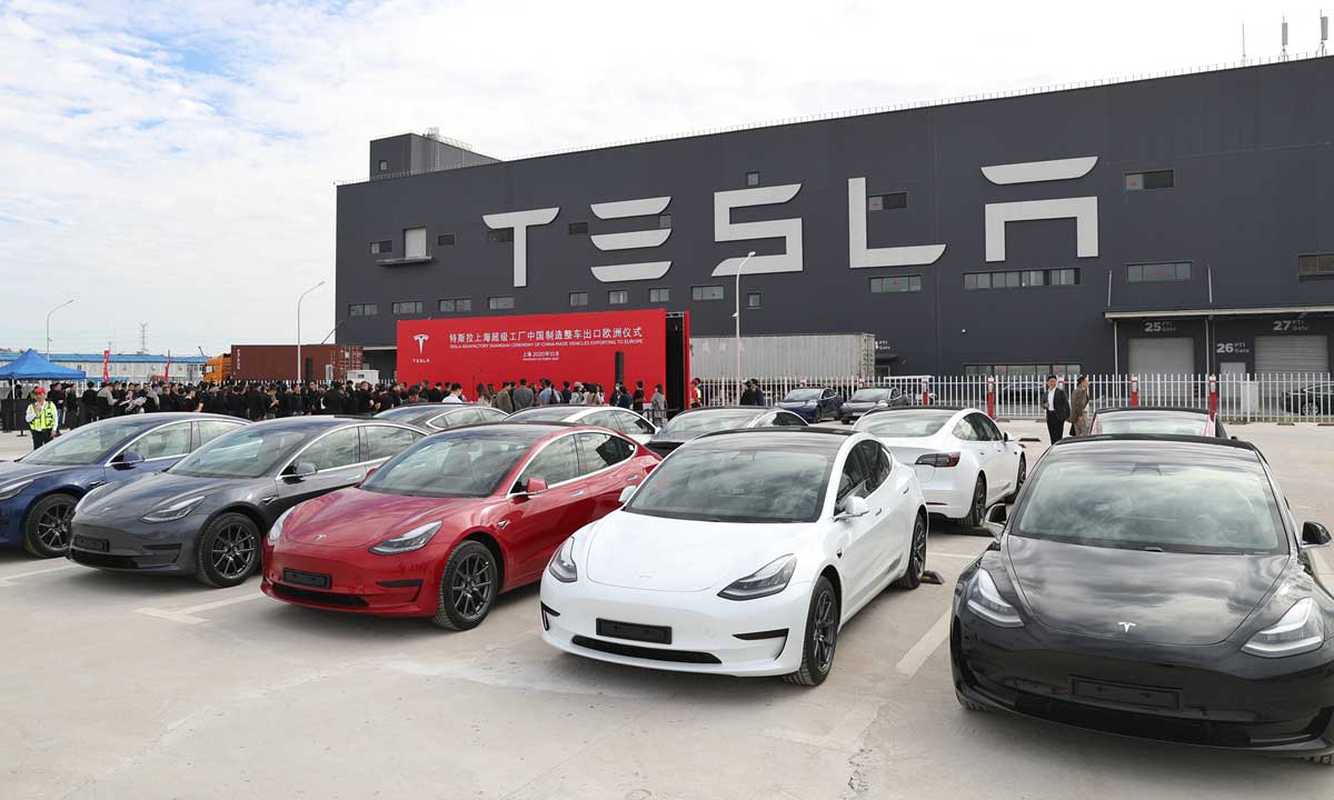 Tesla baja los precios en China mientras los sube en EE. UU.