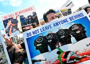 Afganos que trabajaron para Estados Unidos suplican a Biden que los saque del país