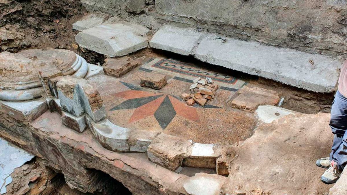 Arqueólogos exponen el arca de la Torá de la sinagoga de Vilna destruida por nazis y soviéticos