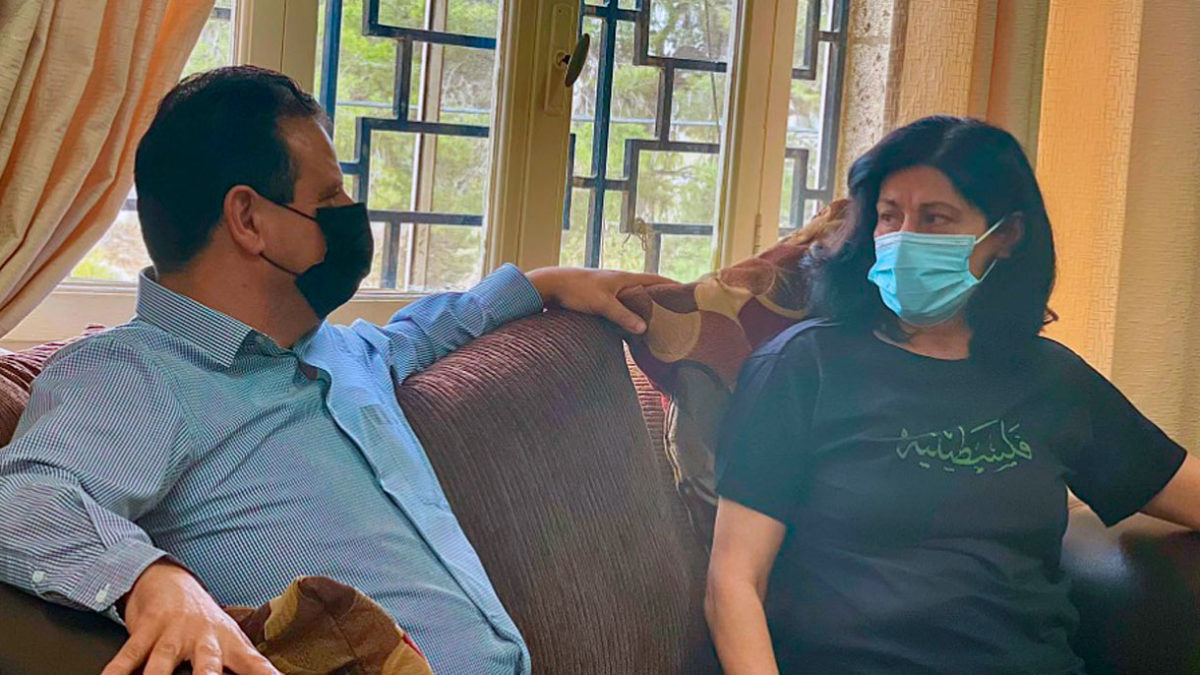 El líder de la Lista Árabe visita a terrorista del FPLP que fue liberada de la cárcel