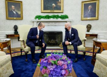 Biden le dijo a Bennett que planea reabrir el consulado para palestinos en Jerusalén