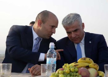 Los votantes de Bennett se enfrentan a la diplomacia de Bennett
