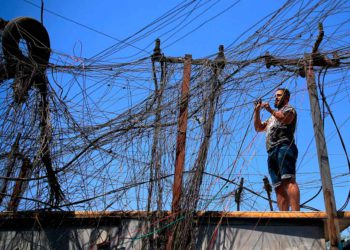 Los contratos clandestinos y la corrupción perpetúan la crisis de electricidad de Irak