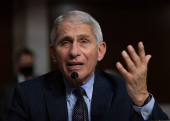 Fauci: Los datos demostrarán que Israel hizo lo correcto con la tercera vacuna contra el COVID