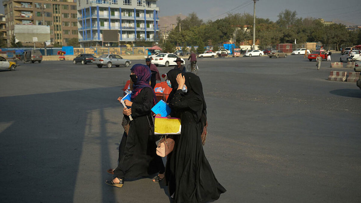 Los talibanes expulsan a las mujeres de la Universidad de Kabul