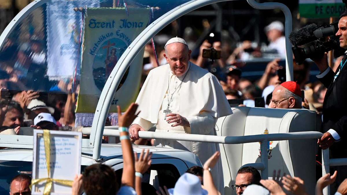 El Papa advierte de la “amenaza del antisemitismo en Europa” durante visita a Hungría