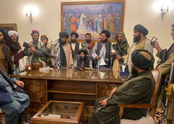 Talibanes nombran a comandantes veteranos en importantes cargos ministeriales