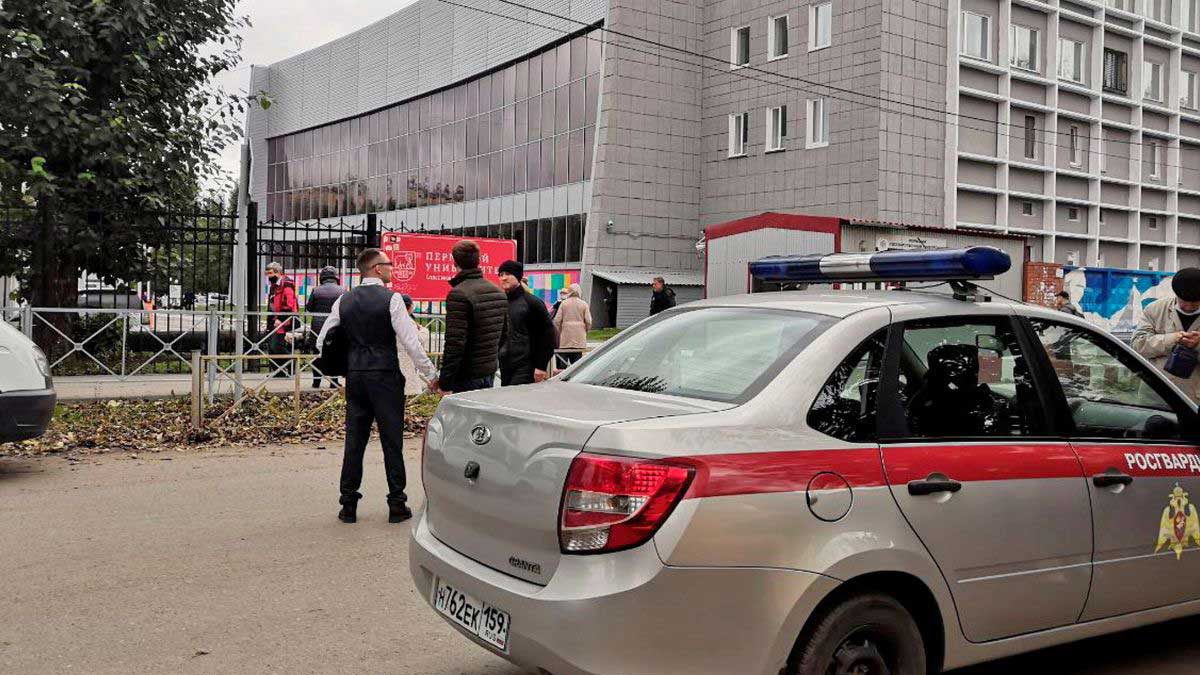 Al menos 8 muertos en un tiroteo masivo en una universidad de Rusia