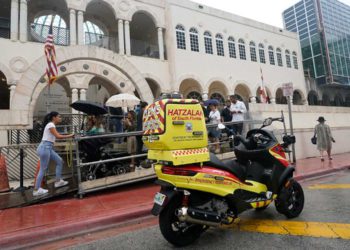 Grupo judío de EE.UU. equipa sinagogas con kits de trauma ante los crecientes ataques antisemitas