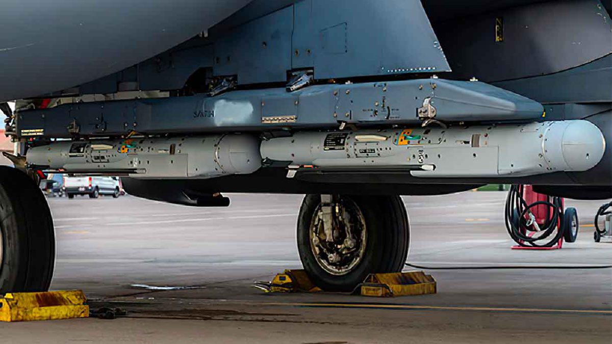 Los F-15E de la Fuerza Aérea estadounidense lanzan 10 StormBreaker durante programa de evaluación del sistema de armas