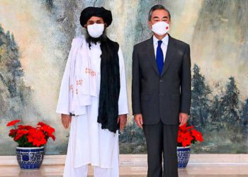 Cómo la victoria de los talibanes en Afganistán beneficia a China
