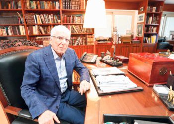 El exministro y MK Aharon Abuhatzira muere a los 82 años
