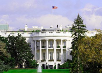 La Casa Blanca dice que seguirá compartiendo información sobre las acciones de Rusia en Ucrania