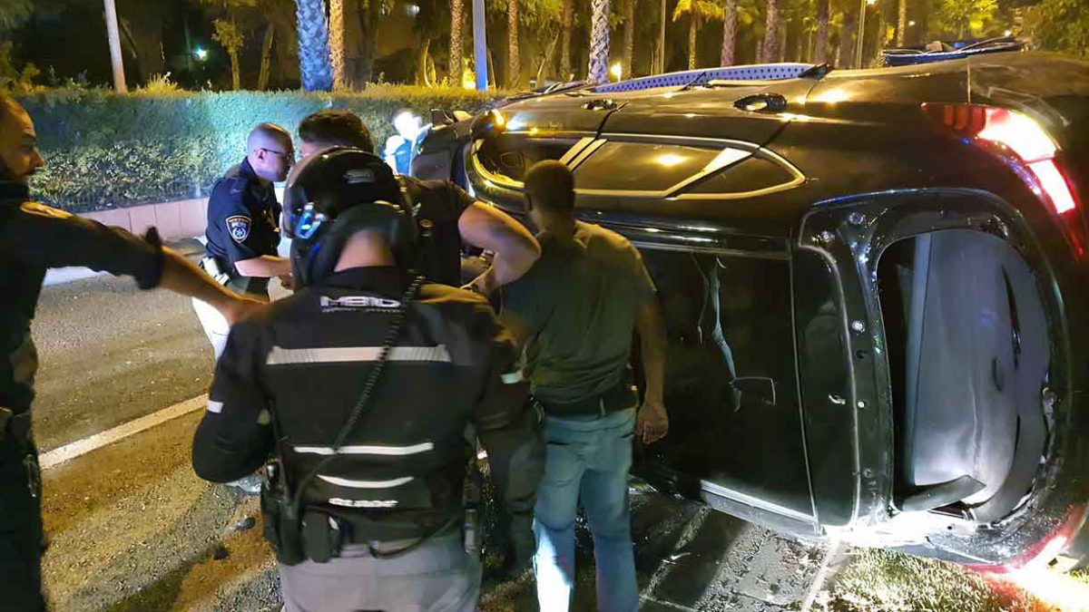 Conductor intentó embestir a los policías en Kiryat Ata: 4 heridos