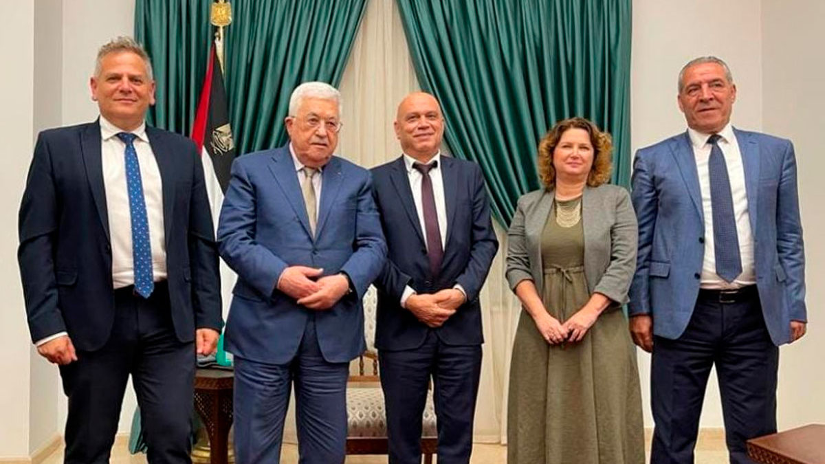 Abbas invita a todos los ministros israelíes a reuniese con él