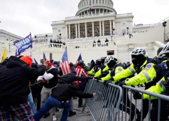 Ex directiva de Facebook alega que la red social fomentó los disturbios en el Capitolio