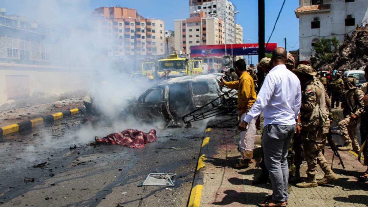 Intento de asesinato con coche bomba en Yemen deja cuatro muertos