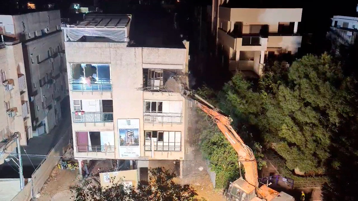 Edificio de apartamentos en Ra'anana demolido en medio de temores de derrumbe