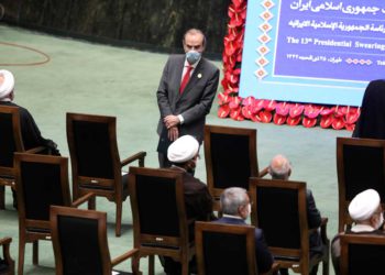 Enviado de la UE para las conversaciones nucleares se reúne con el viceministro de Irán