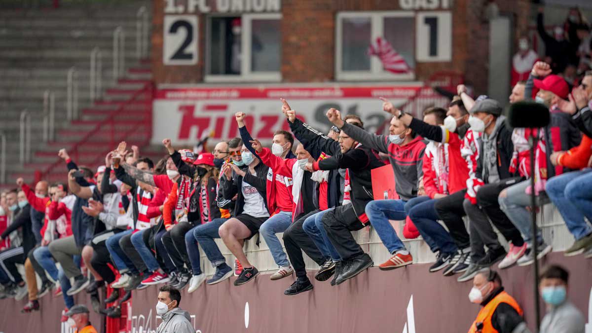 Club de fútbol alemán es sancionado por insultos antisemitas contra fanáticos israelíes