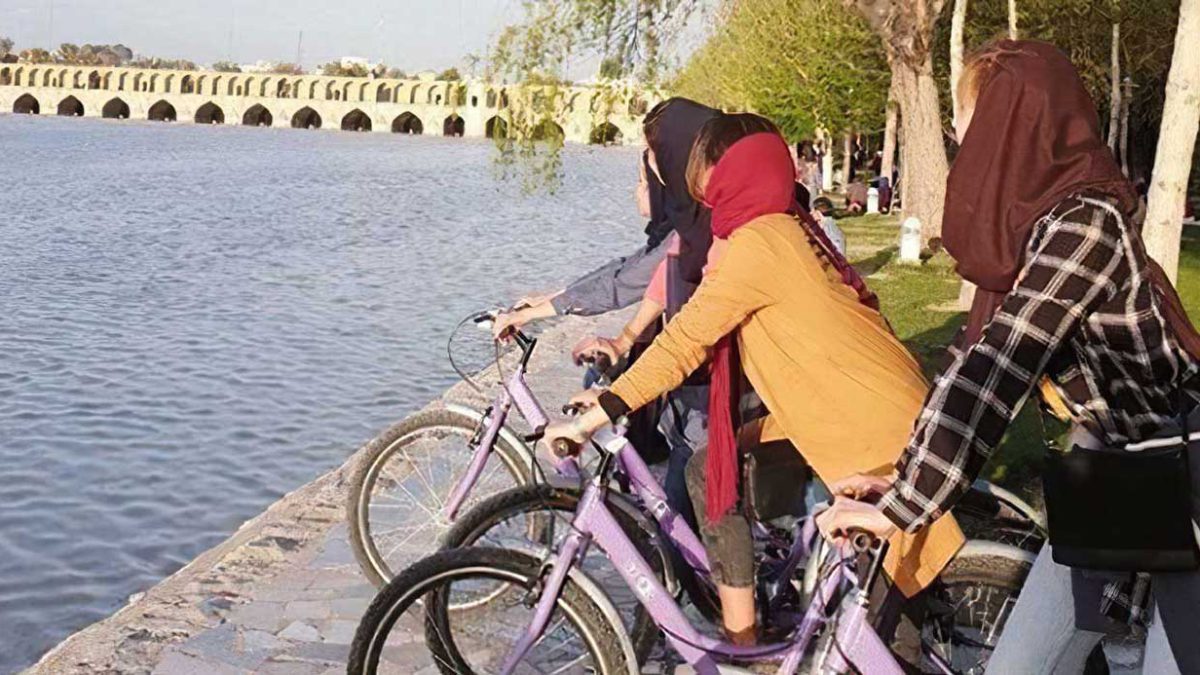 Irán libera a hombre que disparó por la espalda a tres mujeres