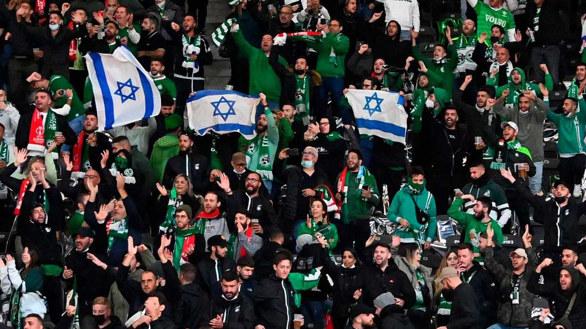 Club de fútbol de Berlín se disculpa por los insultos antisemitas a fanáticos judíos