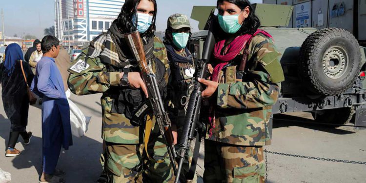 Los talibanes matan a tres “secuestradores del ISIS” en un tiroteo