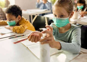 Los niños son menos propensos que los adultos a reinfectarse con el COVID