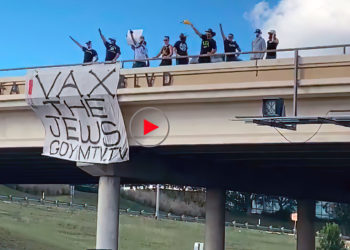 Neonazis cuelgan pancarta “Vax the Jews” cerca sinagogas en Texas