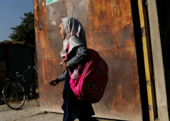 Niñas afganas atrapadas en casa a la espera del plan de los talibanes para reabrir las escuelas