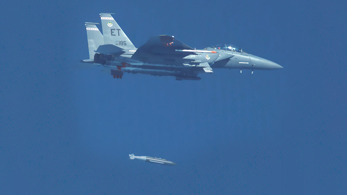 Fuerza Aérea de EE. UU. prueba el Penetrador Avanzado 5K GBU-72