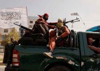 Talibanes dicen haber eliminado una célula de ISIS tras un atentado mortal en Kabul
