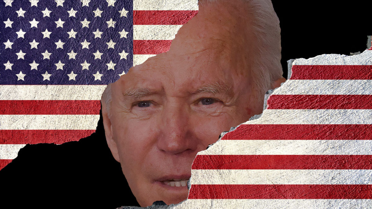 ¿Por qué Biden no ha despedido a nadie tras un primer año desastroso?