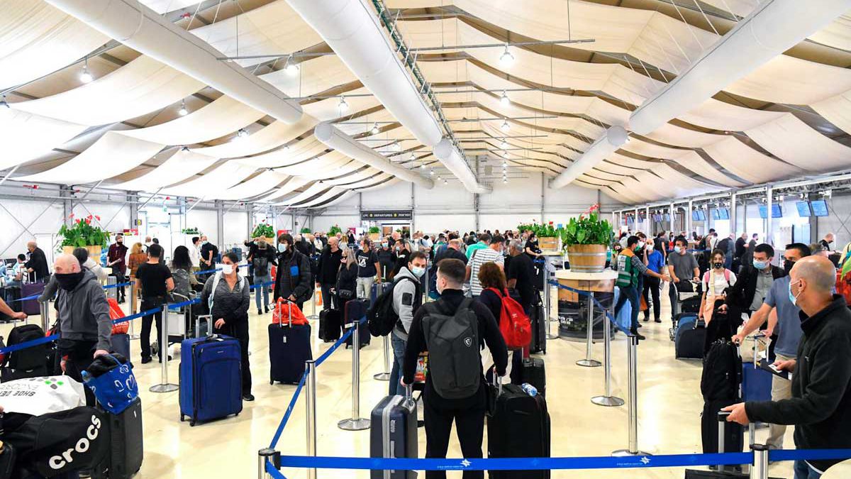 Con el regreso de turistas el 1 de noviembre: ¿Peligran los logros de Israel contra el COVID?