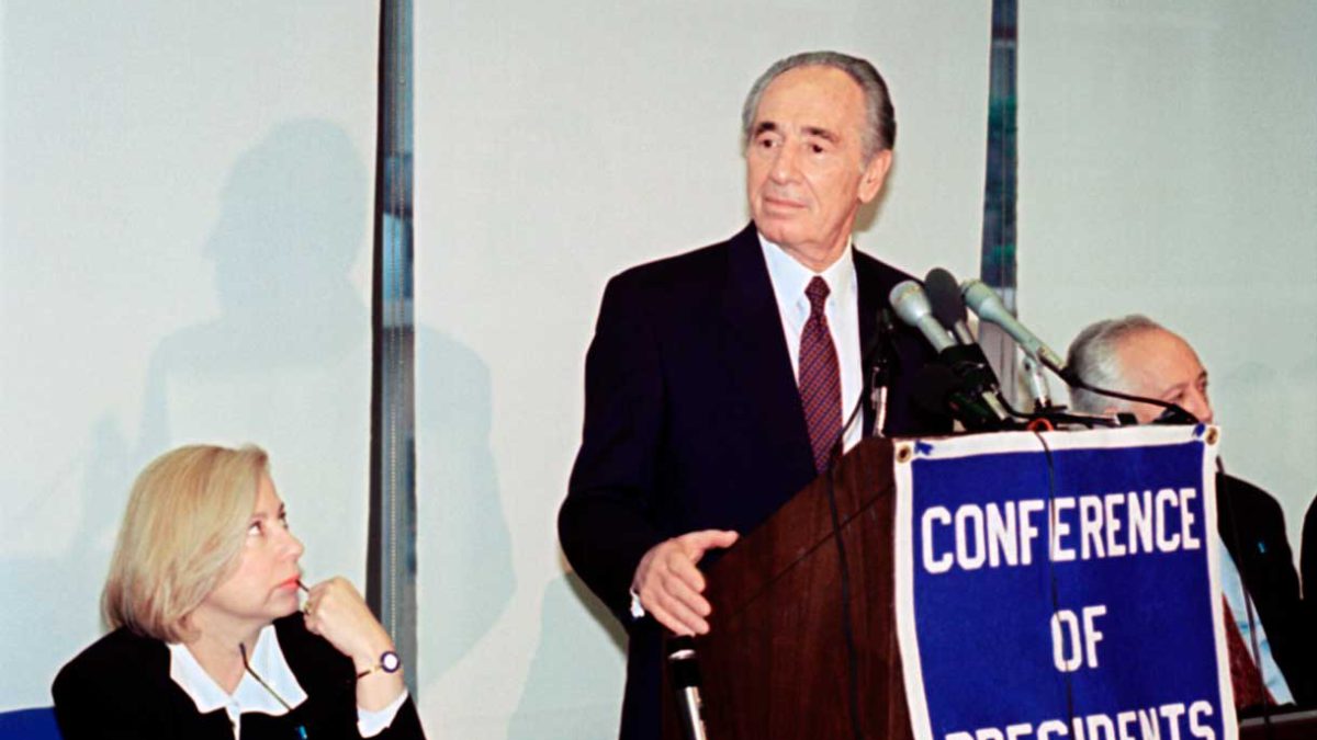 Ex diputada laborista dice que Shimon Peres la agredió sexualmente en la década de 1980