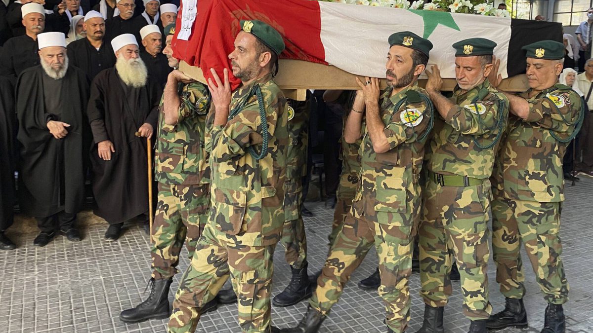 Siria entierra a un ex legislador supuestamente asesinado por un francotirador israelí