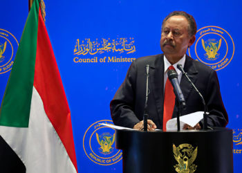 Tras el clamor internacional, el primer ministro sudanés detenido tras el golpe de Estado puede regresar a su casa