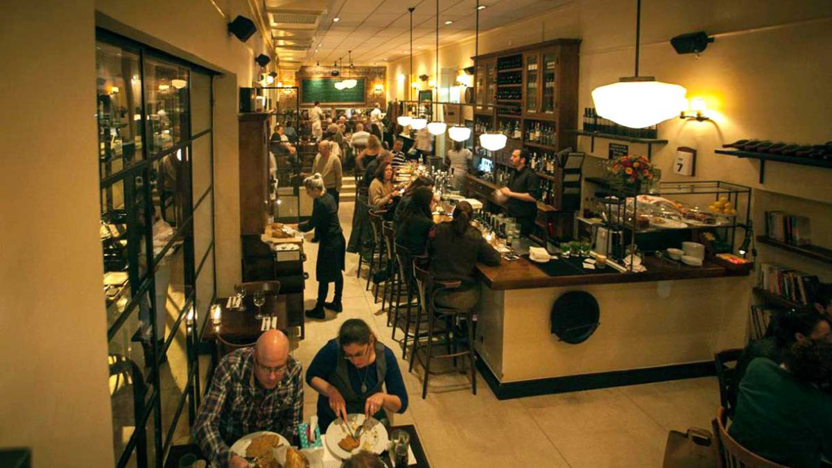 Pase verde anulado en restaurantes y espacios abiertos